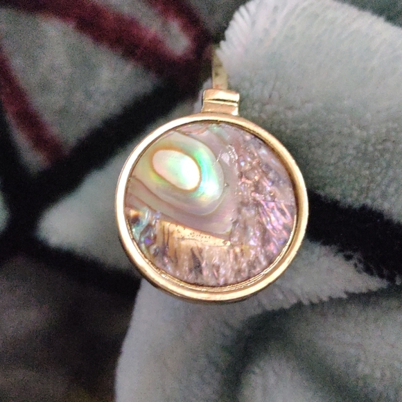 Vintage Abolone Shell Cuff Bracelet - Picture 6 of 7